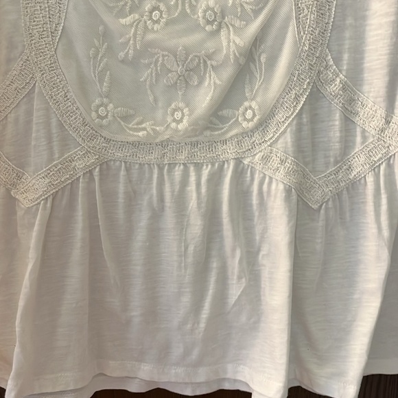 Style & Co. White short sleeved blouse with lacy design on the front. Size XXL. - Picture 4 of 5